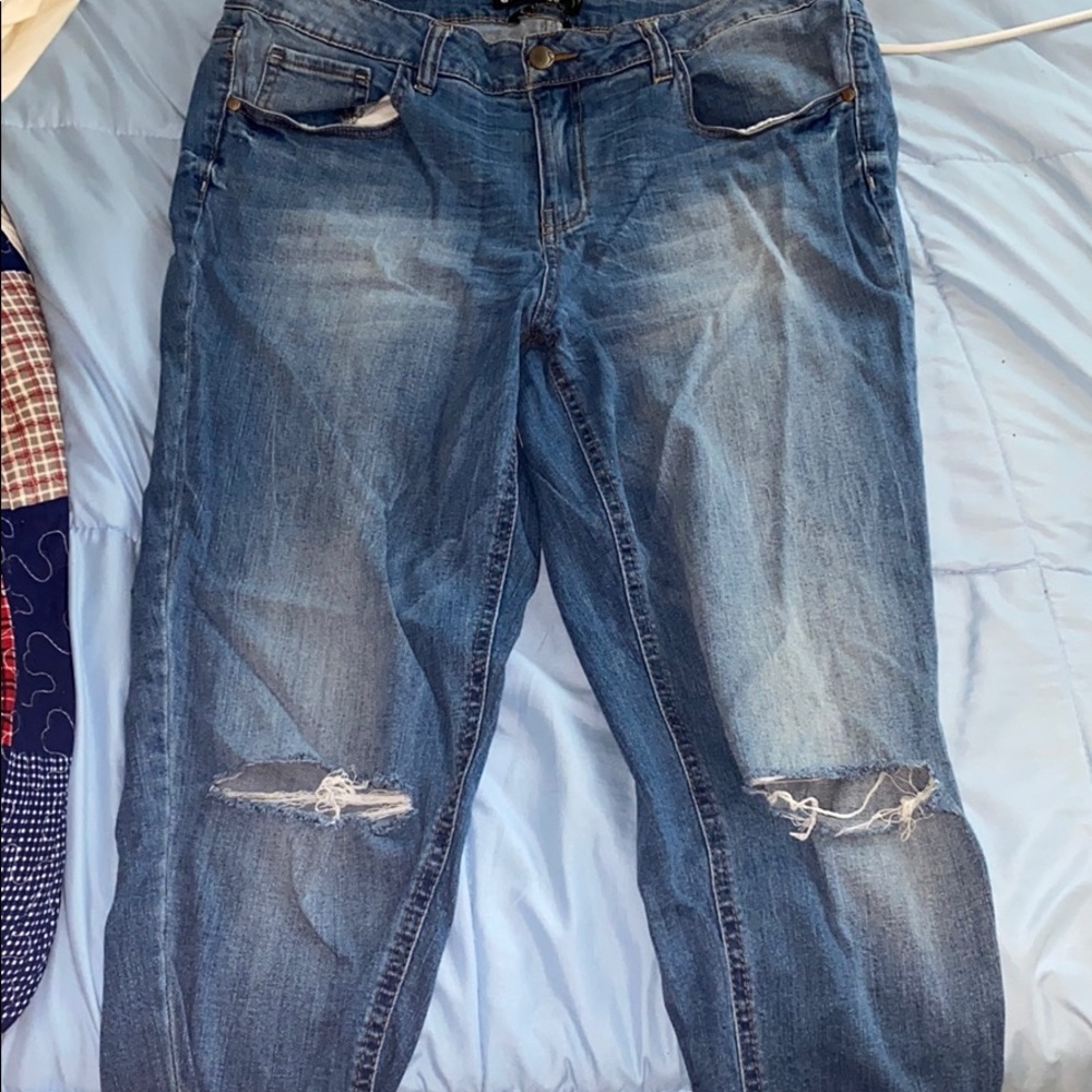 Cropped denim with subtle rip